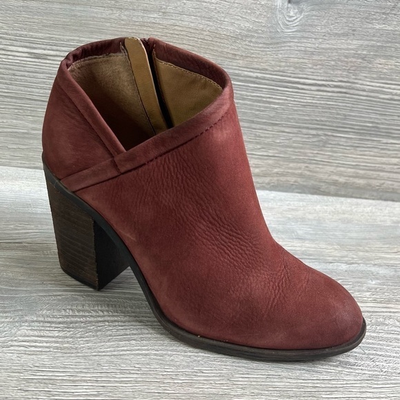 Lucky Brand Salza brick red leather asymmetrical ankle boots with zipper sz 6.5 - Picture 2 of 13